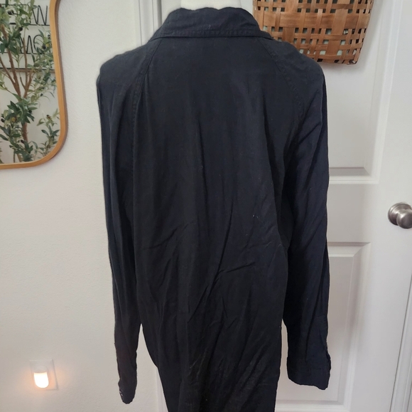 Universal Thread Linen Blend Black Button-Up Shirt - Picture 4 of 4